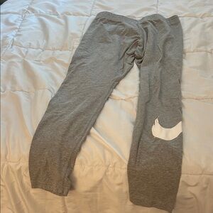 Women’s nike capri leggings